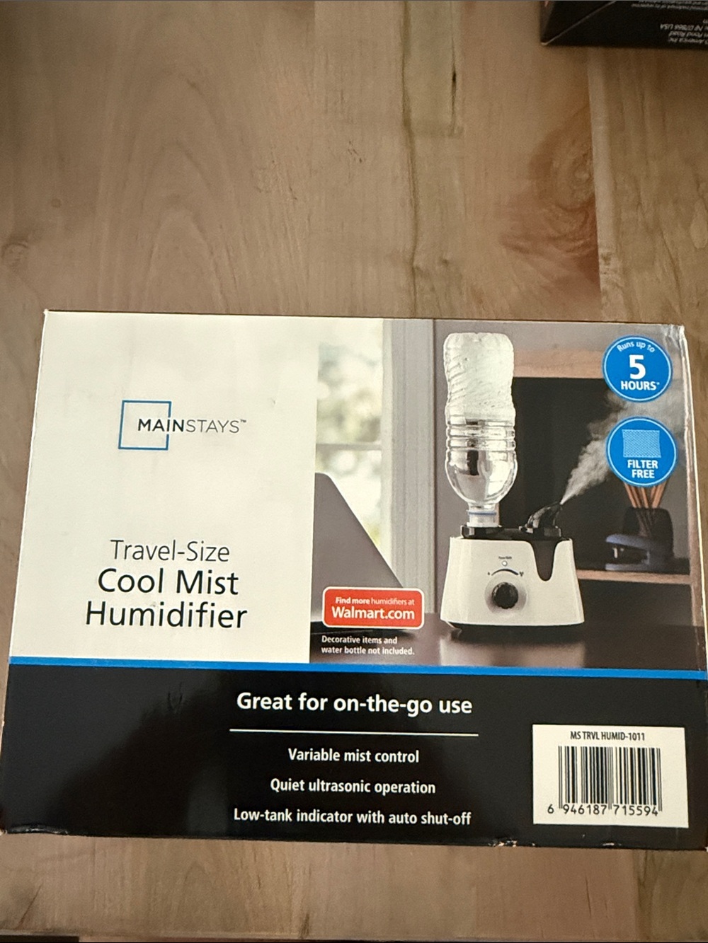 Mainstays White and Black Travel-Size Cool Mist Humidifier